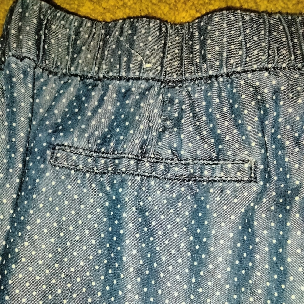 Chico's (Size 1.5/M/10) Chambray Denim Polka Dot Pattern Long Line Shorts - Picture 8 of 12